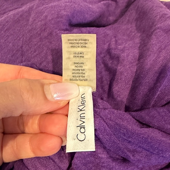 Calvin Klein Purple scarf great condition super soft - Picture 4 of 7